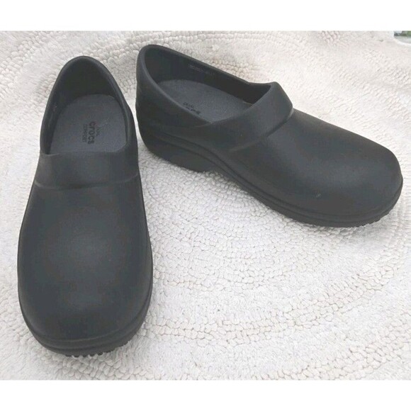 Crocs Chunky Black Work Clogs Non-Slip Womens Sz 8 Comfort Nurse Minimalist Shoe - Picture 1 of 9